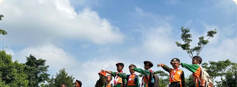 Siswa SD IT Qudwah mengikuti kegiatan Pramuka